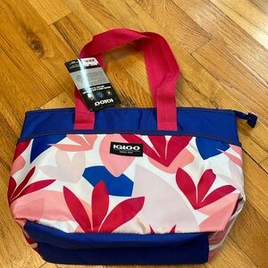 Igloo Mini Insulated Tote Cooler Bag. 9 Can Max Capacity. Tropical Blossom. NWT!